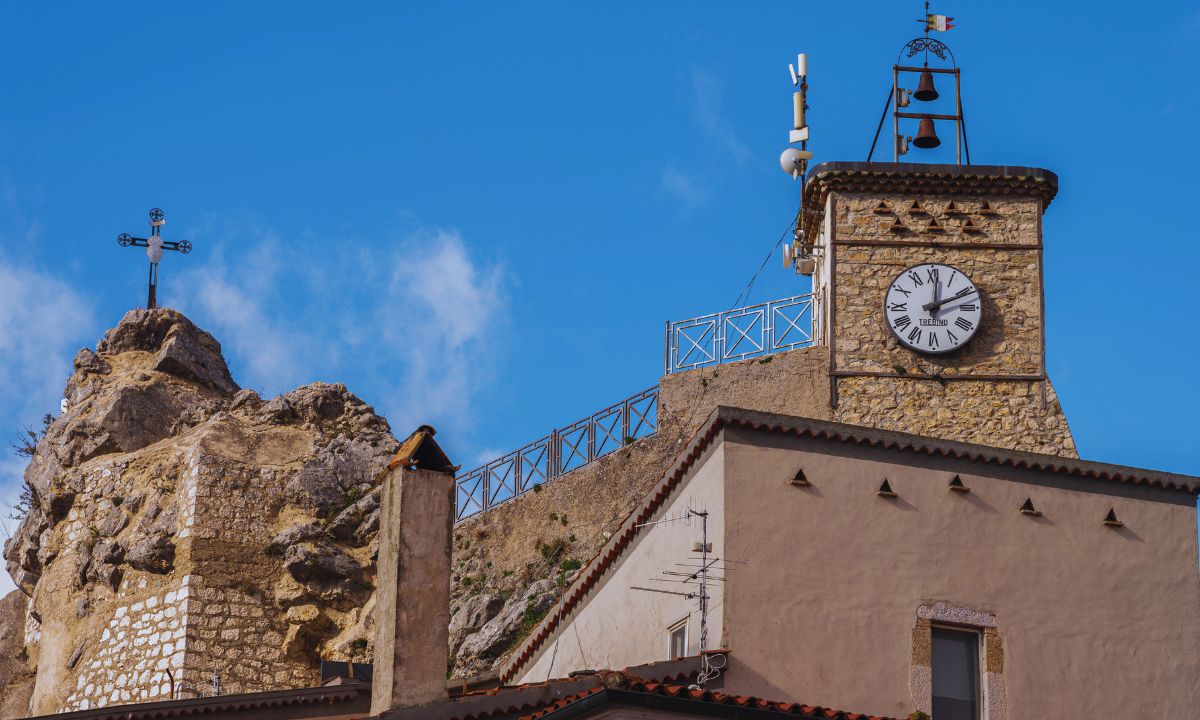 Roccasicura e provincia